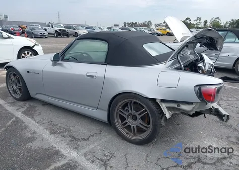 2002 Honda S2000 z USA, uszkodzony, nr VIN JHMAP114X2T000918